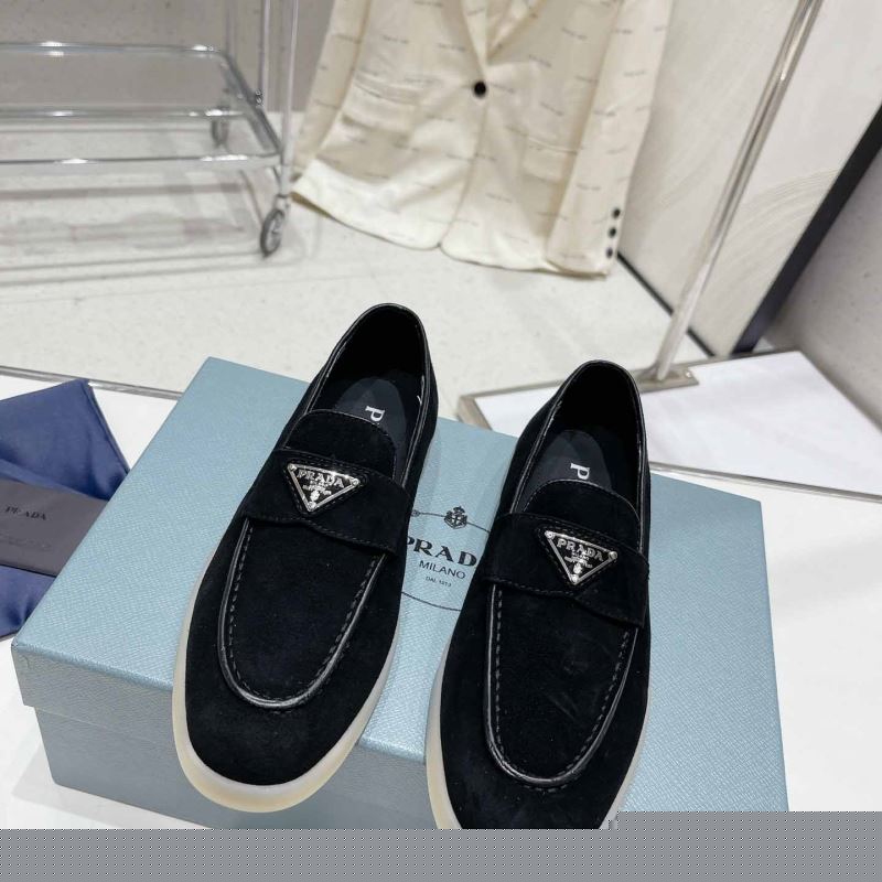 Pra*a leather shoes